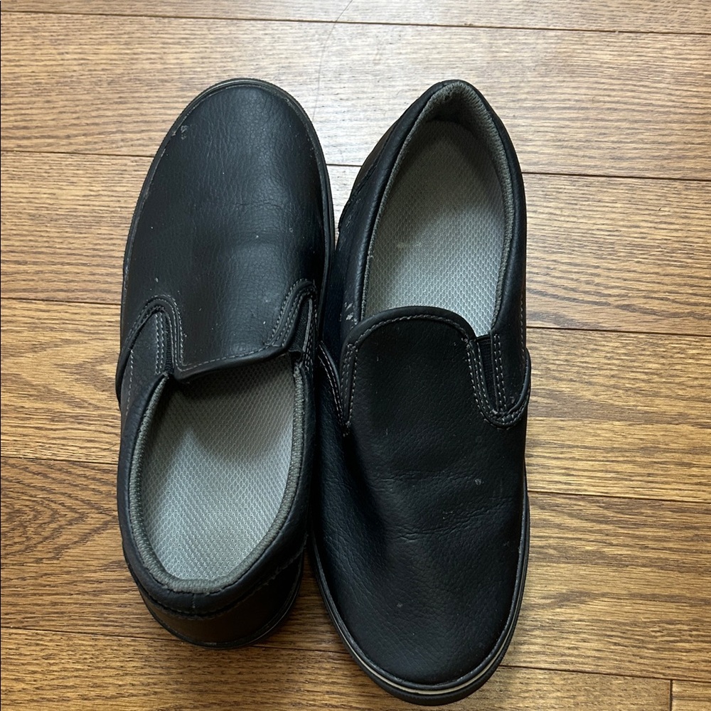 Classic Black Leather Slip-Resistant Loafers